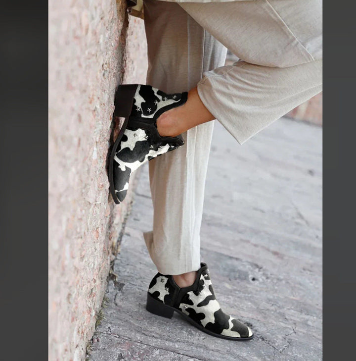Cushioned Pointed-Toe Western Boots With Studs