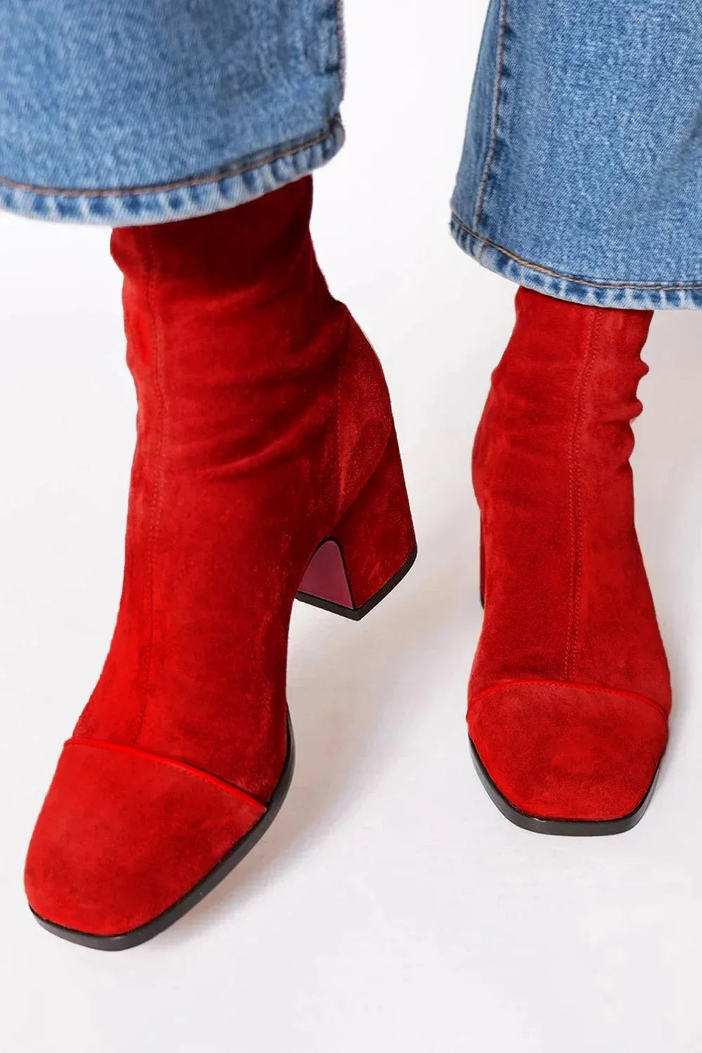 Ari | Women&